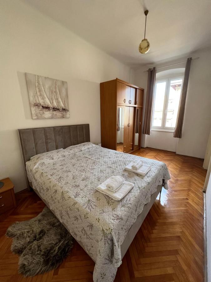 Apartman Sandra Pula Exterior foto